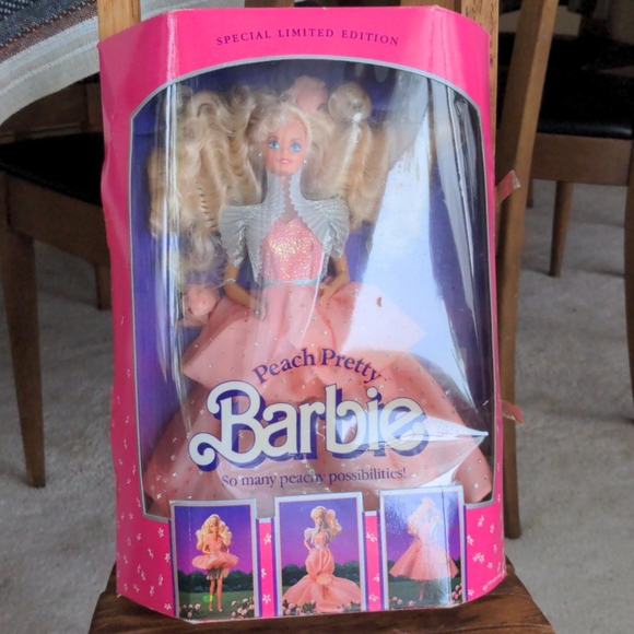 NIB 1989 Peach Pretty Barbie